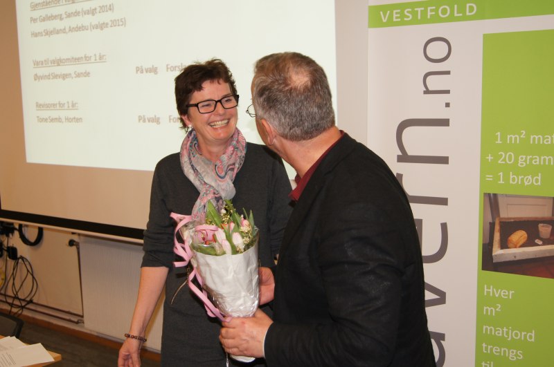 Årsmøtet Jordvern Vestfold 2016 Heidi Engeset ble takket av etter 6 år i styret