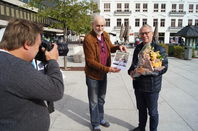 Tor Steinar Mathiassen fikk blomst av Jordvern Vestfold web